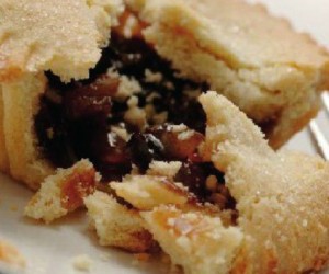 Enjoy these chilli chocolate mince pies - recipe courtesy of Paul Da-Costa-Greaves of Feeding Your Imagination.