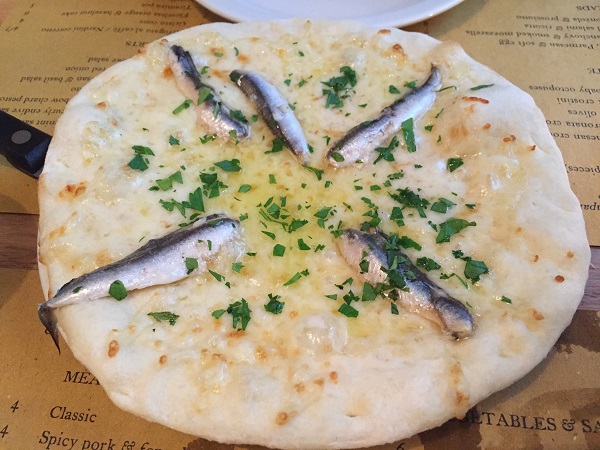 polpo-bristol-white-anchovy-and-smoked-mozzarella-pizzette