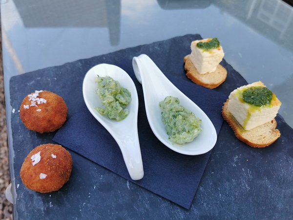 Arundell Arms Hotel - Canapes